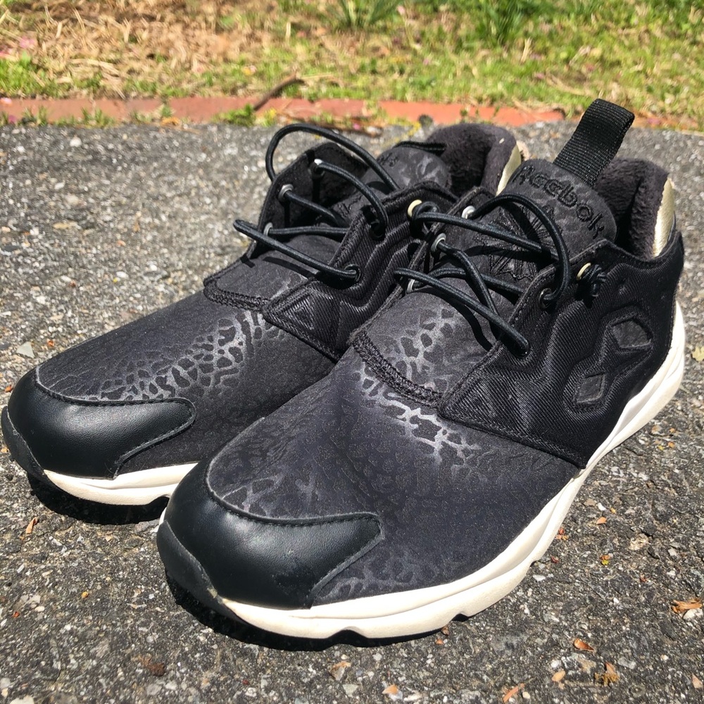 Hardly worn Reebok sneakers